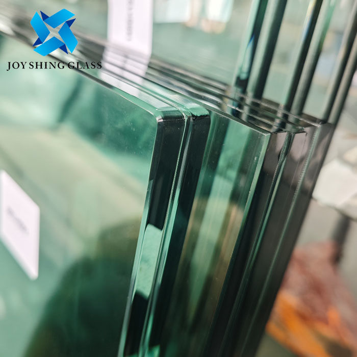Disesuaikan 20.76mm Clear PVB Film Laminated Glass Dengan Safety Corner