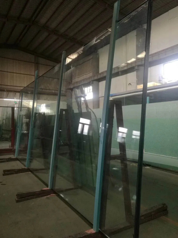 8 10 12 mm Kaca Keamanan Laminasi yang Terberat untuk Jendela Pintu Pergelangan Tangga