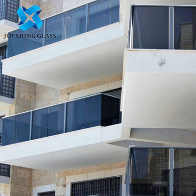 Balkon Kaca Laminasi Tempered Euro Grey 13.14mm yang disesuaikan